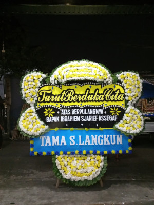 Papan Bunga Duka di Akelamo
